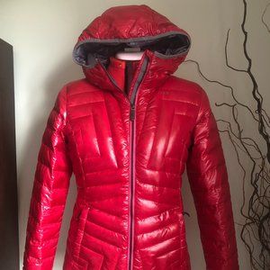 LOLE Packable Down Puffer Hooded Jacket ruby red SMALL